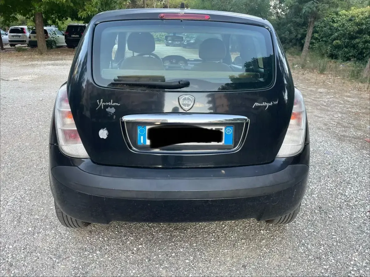 Usata Lancia Ypsilon 69 CV (50 kW) 2006 Nero Utilitaria
