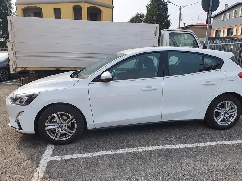 Usata Ford Focus 101 CV (74 kW) 2021 Bianco Berlina