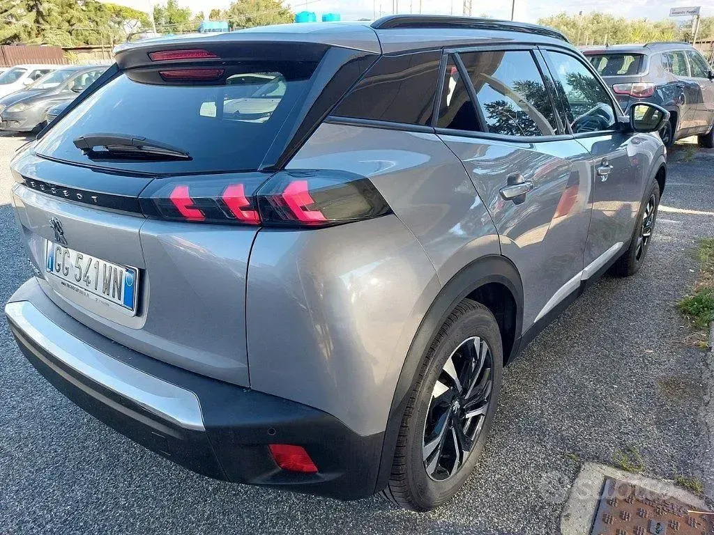 Usata Peugeot e-2008 Allure 56 kW (77 CV) 2021 Grigio SUV