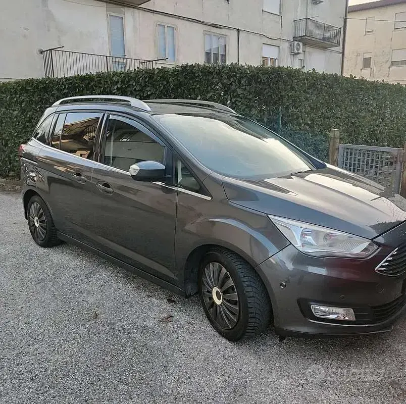 Usata Ford Grand C-Max Titanium 120 CV (88 kW) 2016 Monovolume