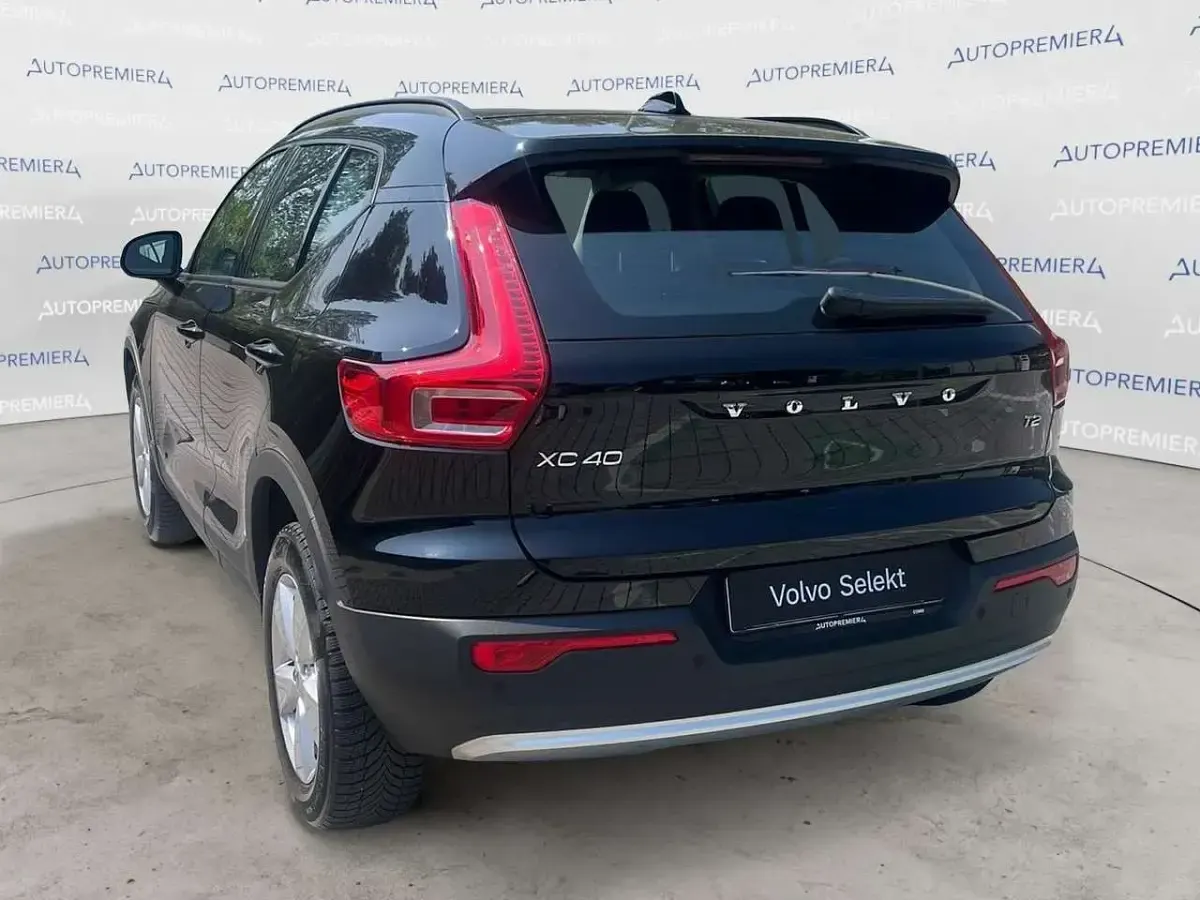 Usata Volvo XC40 129 CV (94 kW) 2022 Nero SUV
