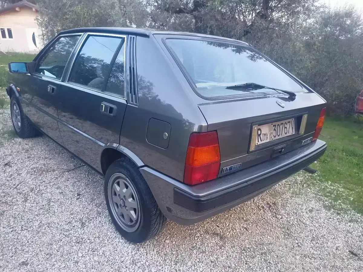 Usata Lancia Delta 75 CV (55 kW) 1989 Utilitaria