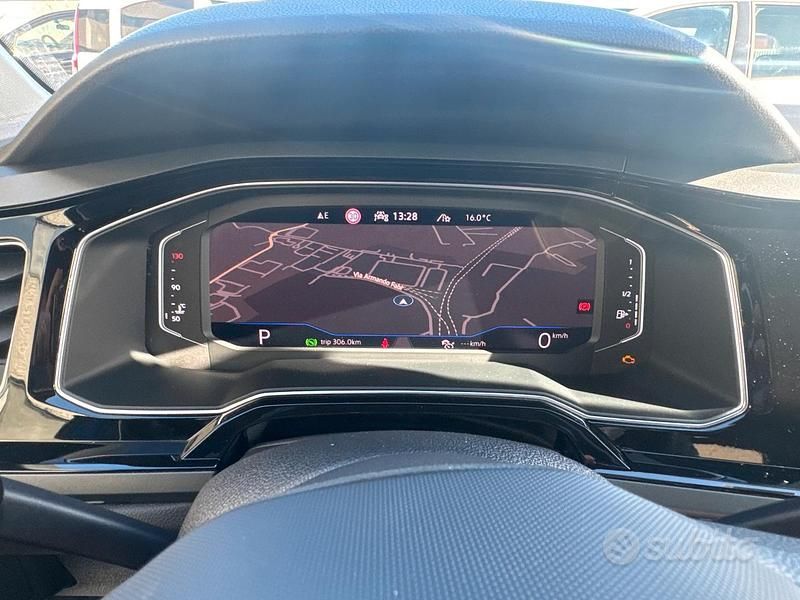 Usata VW Polo R-line 2021 Blu Utilitaria