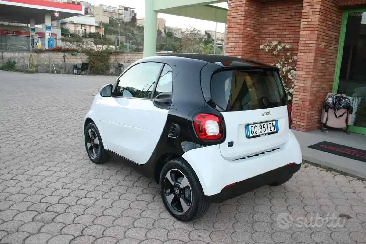 Usata Smart ForTwo Electric Drive Passion 41 kW (56 CV) 2021 Bianco Berlina