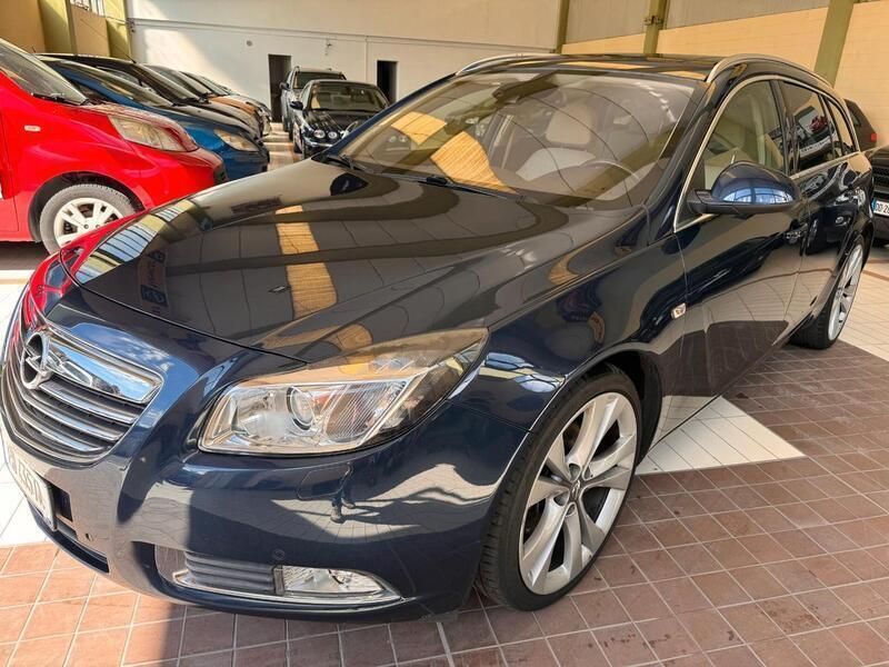 Usata Opel Insignia Cosmo 160 CV (117 kW) 2011 Blu Station wagon