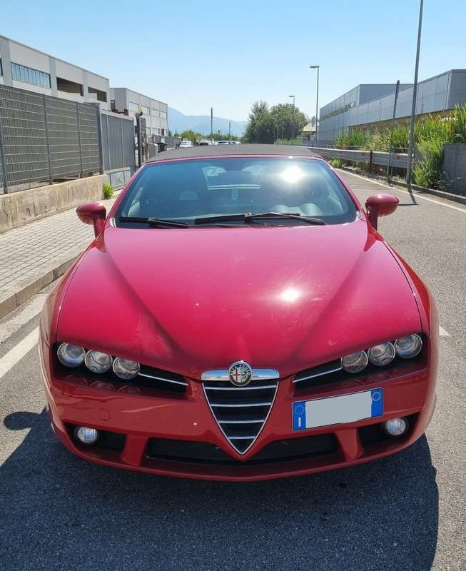 Rosso Usata 2009 Alfa Romeo Spider Cabrio | 18.000 € (Molto cara) - Immagine 1/4