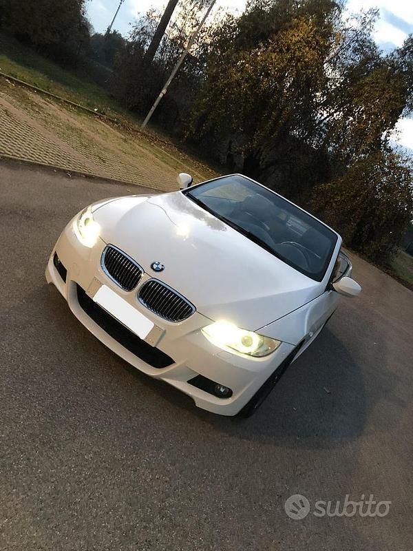 Usata BMW 320 Cabriolet Efficient Dynamics 177 CV (130 kW) 2009 Bianco Cabrio