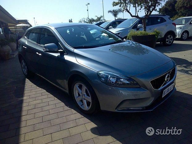 Usata Volvo V40 CC 120 CV (88 kW) 2018 Grigio Station wagon