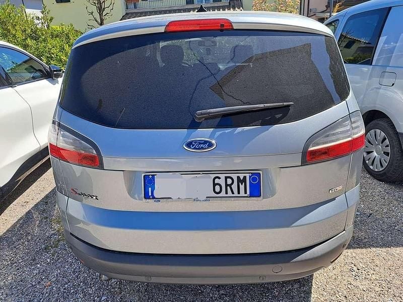 Usata Ford S-MAX Titanium 140 CV (102 kW) 2010 Grigio Monovolume