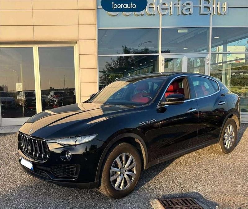 Nero Usata 2019 Maserati Levante SUV | 39.900 € (Ottimo prezzo) - Immagine 1/4