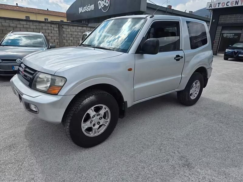 Usata Mitsubishi Pajero 164 CV (120 kW) 2000 Argento SUV
