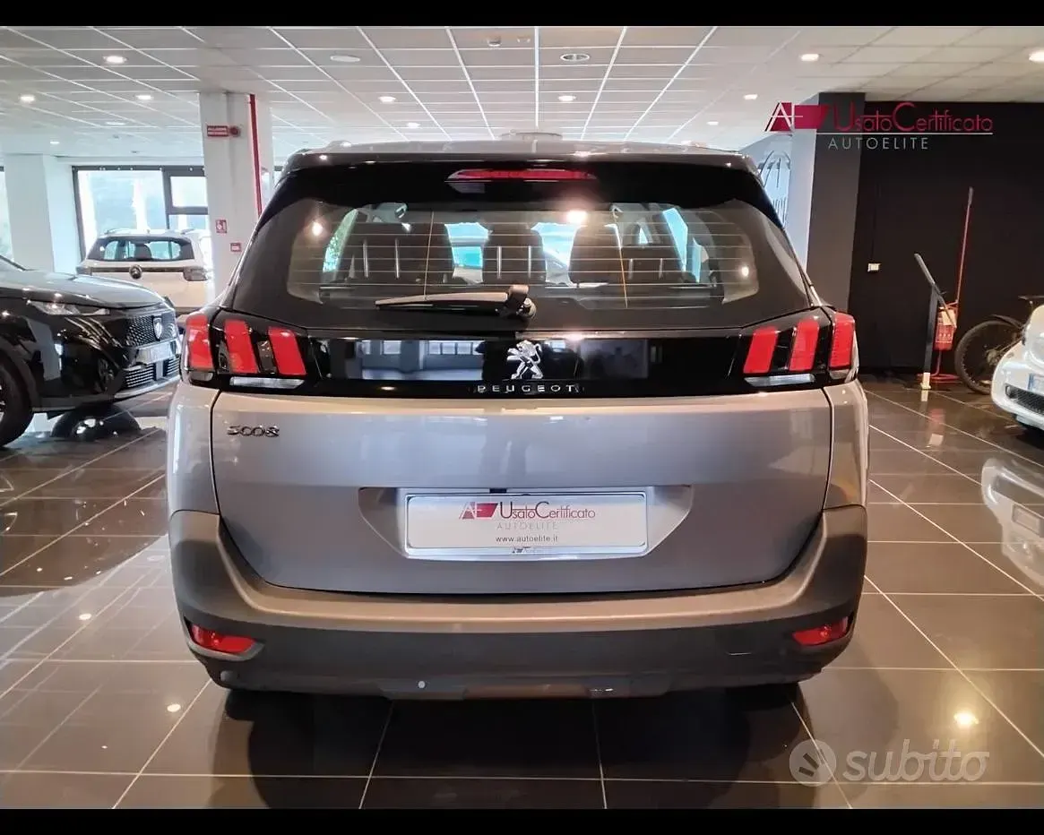 Usata Peugeot 5008 Business-Line 150 CV (110 kW) 2018 Grigio SUV