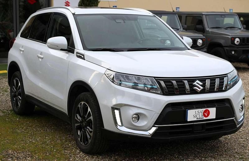 Usata Suzuki Vitara 102 CV (75 kW) 2022 Bianco perla metallizzato SUV