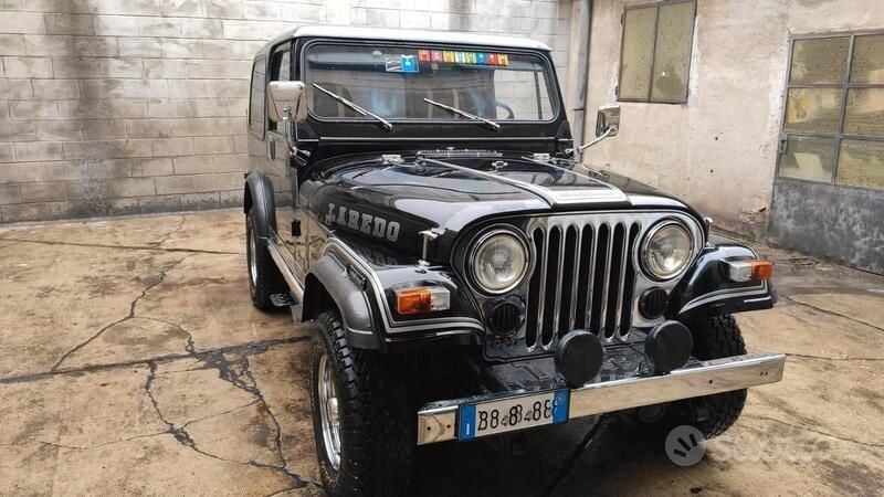 Usata Jeep CJ Laredo 121 CV (88 kW) 1981 Nero SUV