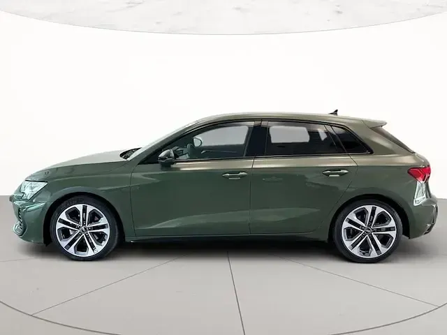 Usata Audi A3 S-Line 150 CV (110 kW) 2025 Verde distretto metallizzato Berlina