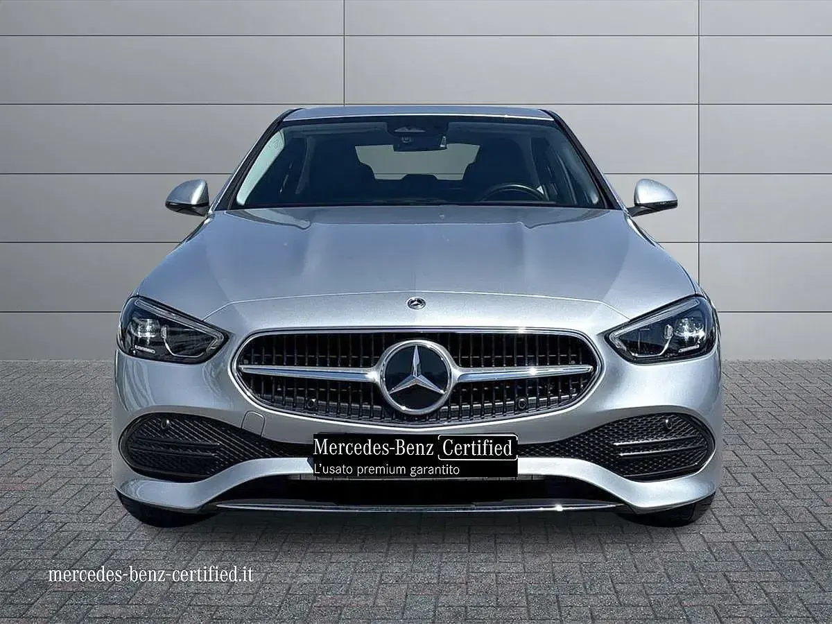 Usata Mercedes C220 200 CV (147 kW) 2022 Grigio scuro metallizzato Berlina