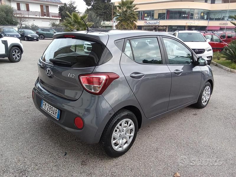Usata Hyundai i10 70 CV (51 kW) 2017 Grigio Utilitaria