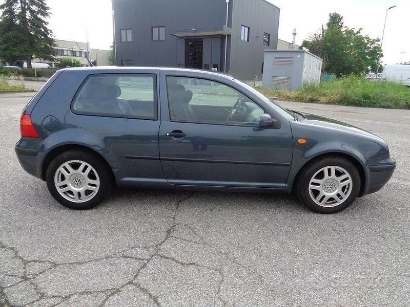 Usata VW Golf III Comfortline 101 CV (74 kW) 1999 Blu Utilitaria