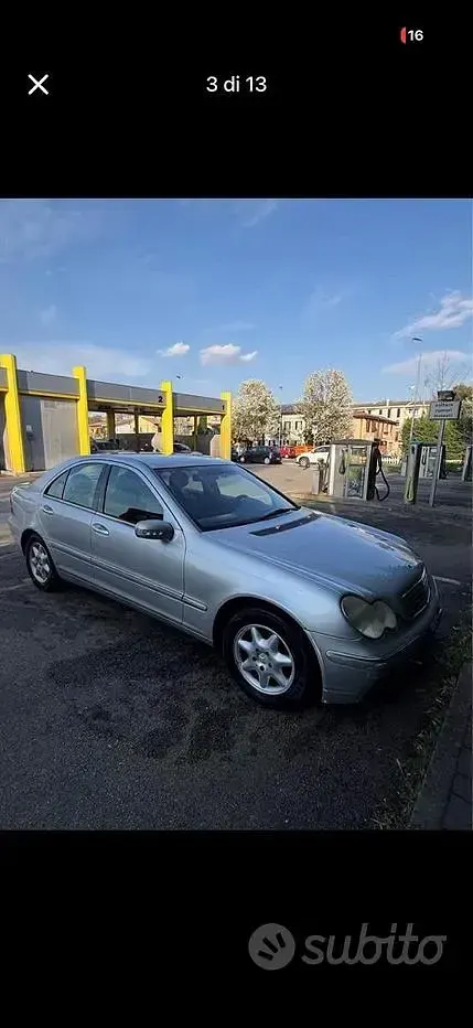 Usata Mercedes C220 116 CV (85 kW) 2000 Grigio Berlina