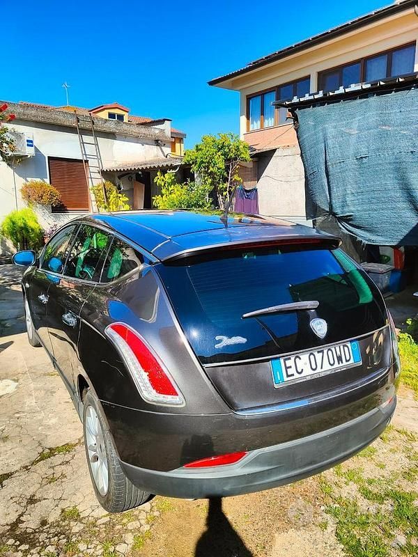 Usata Lancia Delta 125 CV (91 kW) 2010 Utilitaria