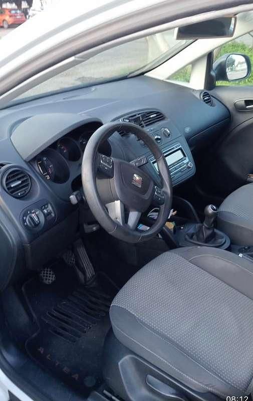 Begagnad Seat Altea Style 102 HK (75 kW) 2013 Minibuss