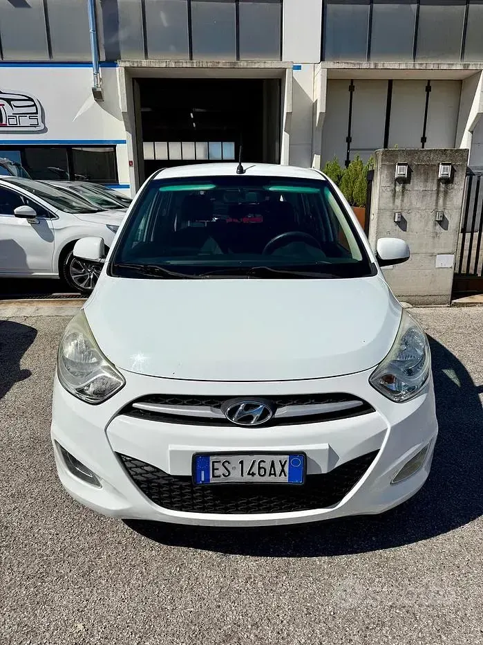 Używany Hyundai i10 69 KM (50 kW) 2013 Szary Hatchback