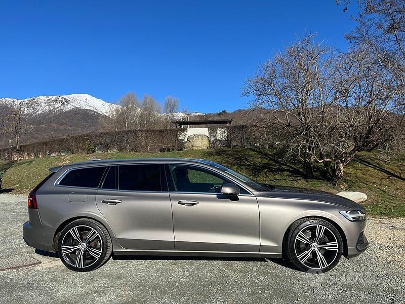 Usata Volvo V60 Inscription 190 CV (139 kW) 2018 Bronzo Station wagon
