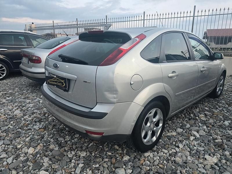 Usata Ford Focus 115 CV (84 kW) 2007 Grigio Berlina