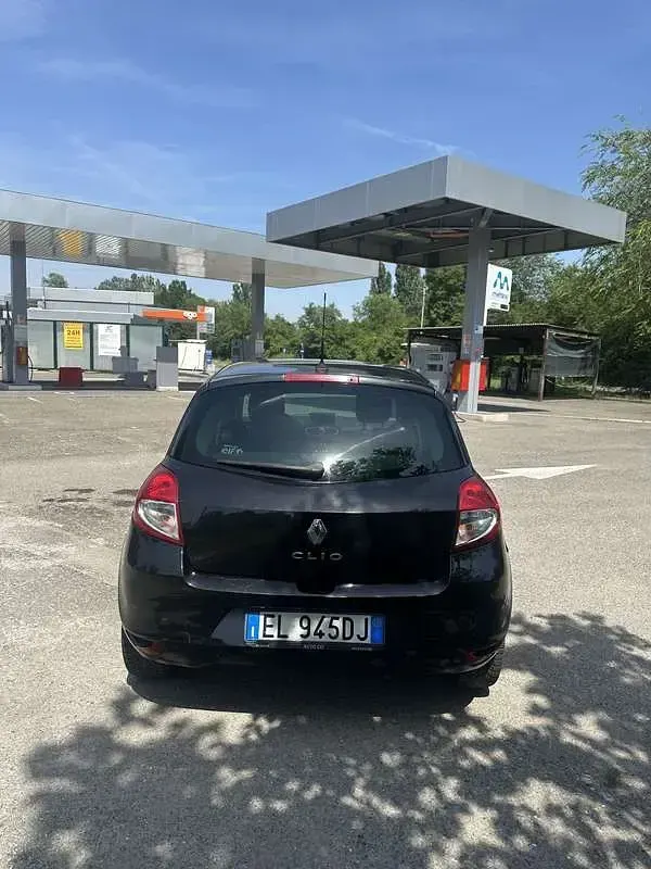 Usata Renault Clio IV Dynamique 75 CV (55 kW) 2012 Berlina