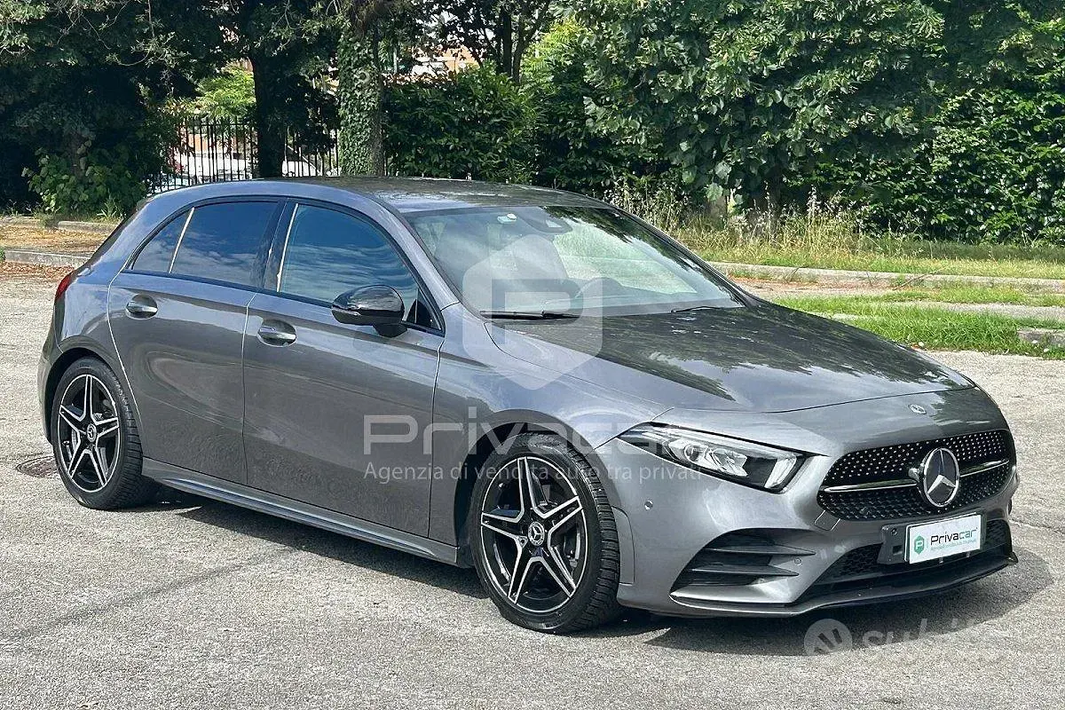 Usata Mercedes A200 150 CV (110 kW) 2019 Grigio Utilitaria