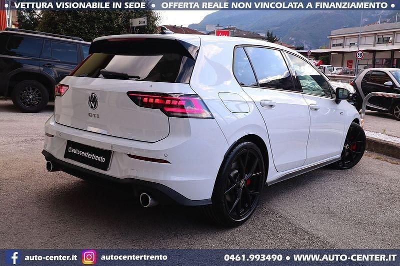 Usata VW Golf VIII GTI 265 CV (194 kW) 2024 Bianco Berlina