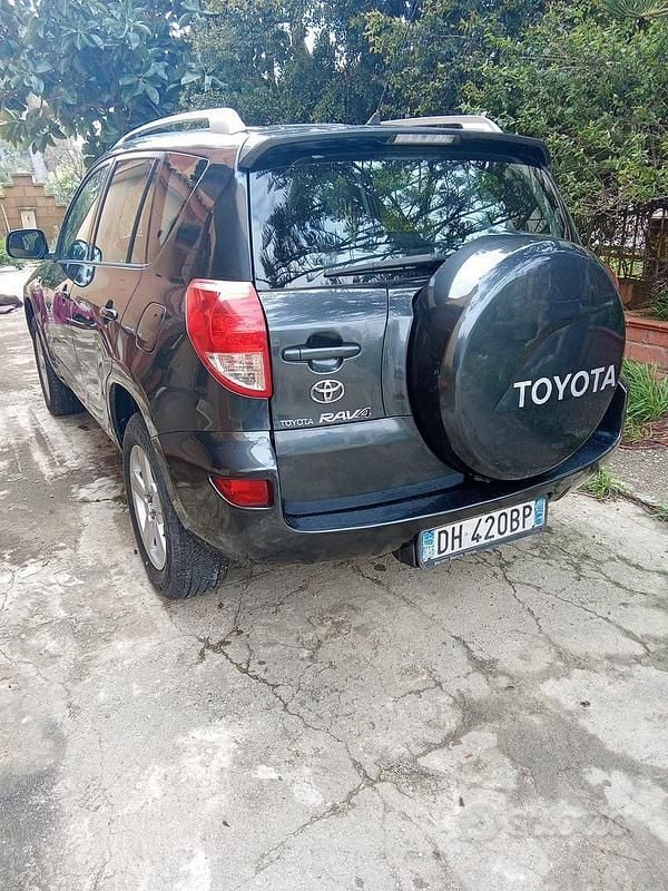 Usata Toyota RAV4 Sol 136 CV (100 kW) 2007 Nero SUV