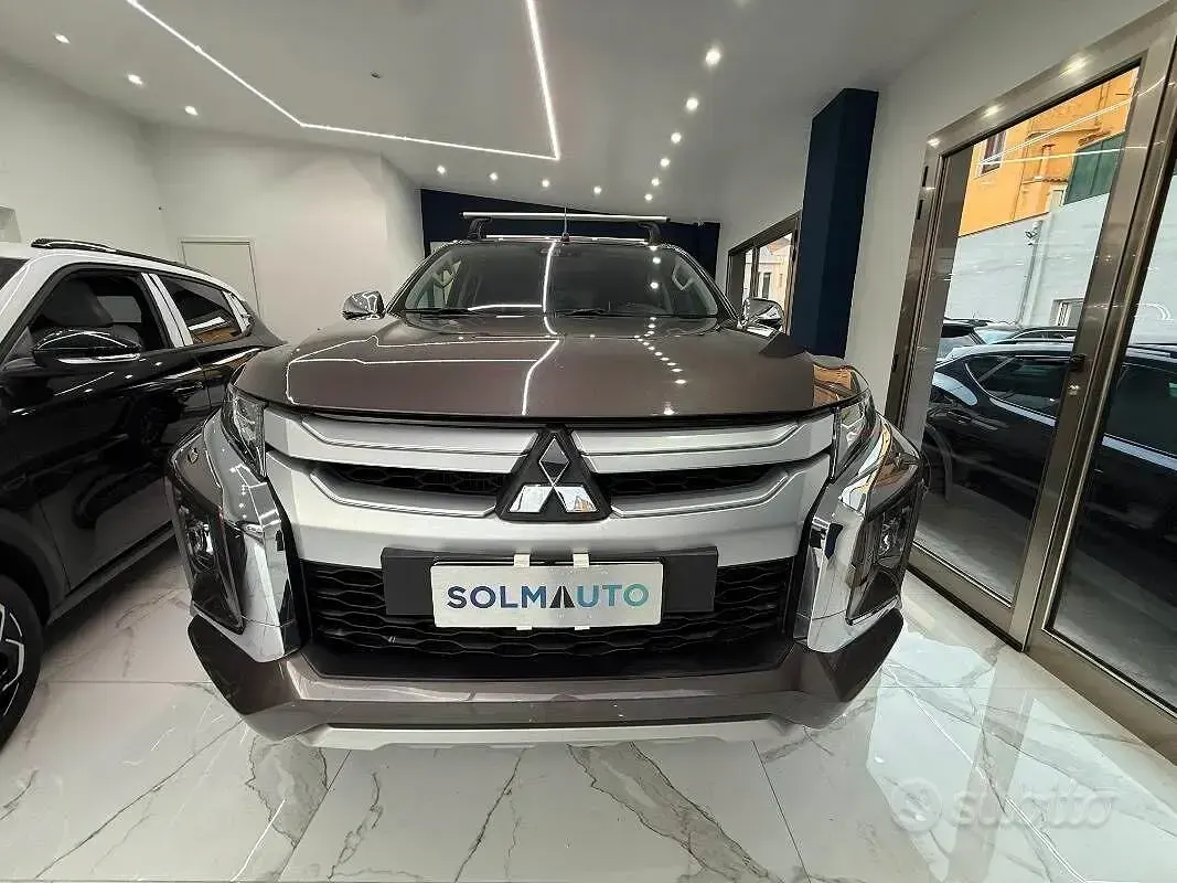 Usata Mitsubishi L200 Intense 150 CV (110 kW) 2020 Grigio Pick-up