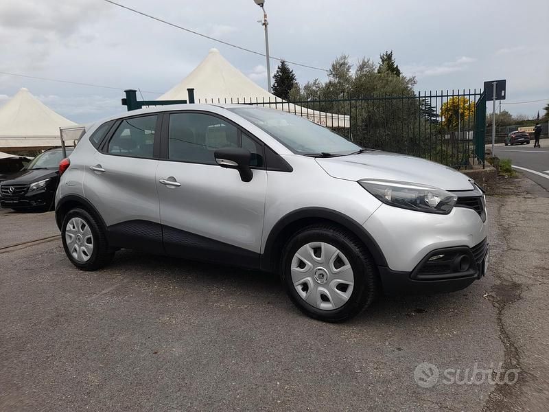 Usata Renault Captur 90 CV (66 kW) 2015 Grigio SUV