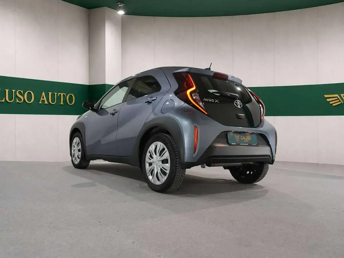 Usata Toyota Aygo X Edition 72 CV (52 kW) 2025 Grigio SUV