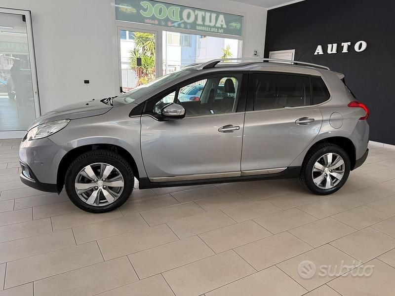 Usata Peugeot 2008 Allure 92 CV (67 kW) 2015 Grigio SUV