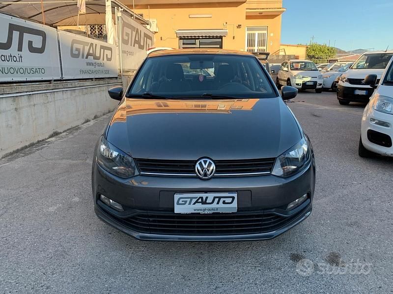 Usata VW Polo 60 CV (44 kW) 2016 Arancione Berlina