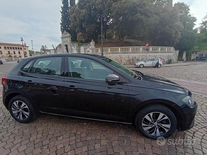 Usata VW Polo 95 CV (69 kW) 2018 Nero Utilitaria