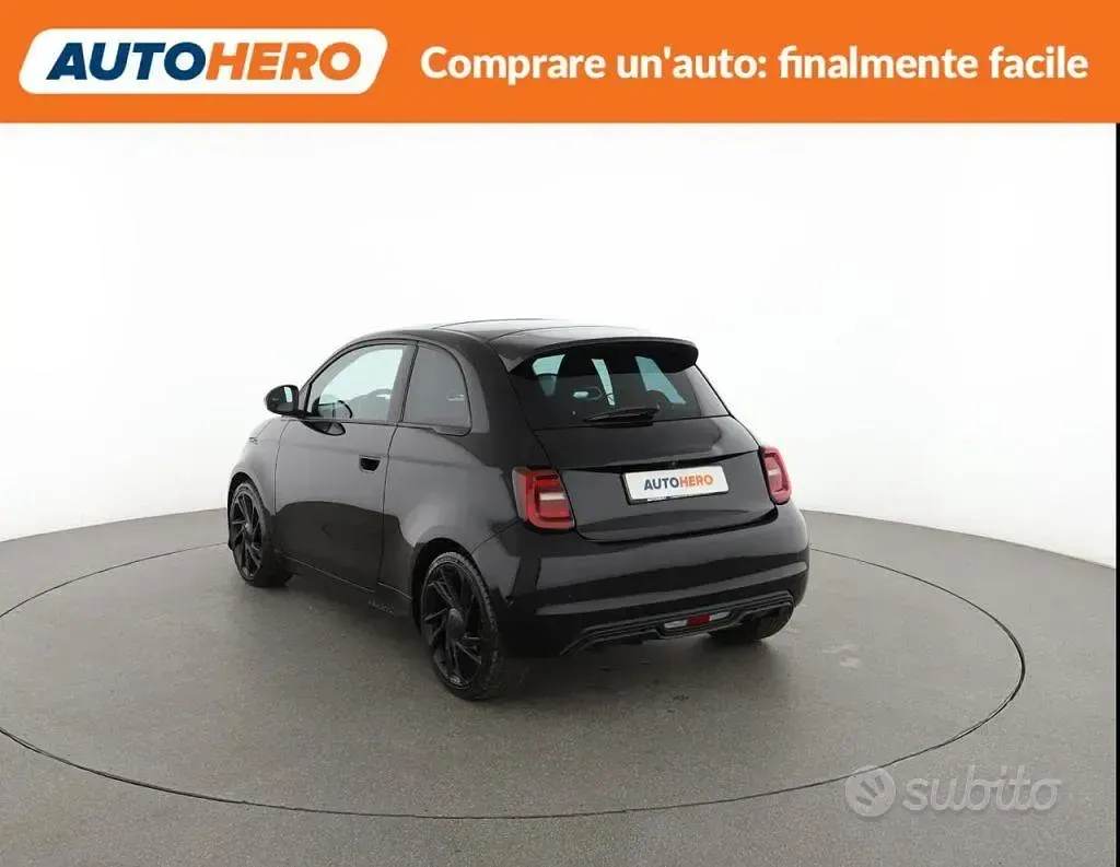 Usata Abarth 500e Turismo 47 kW (64 CV) 2023 Nero Utilitaria
