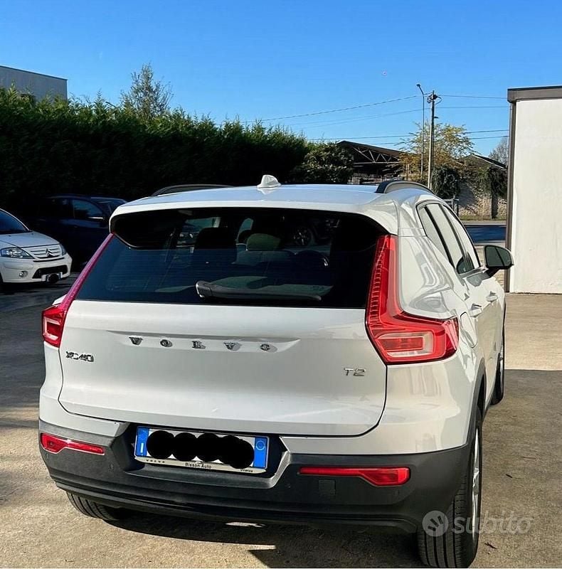 Usata Volvo XC40 129 CV (94 kW) 2021 Grigio SUV