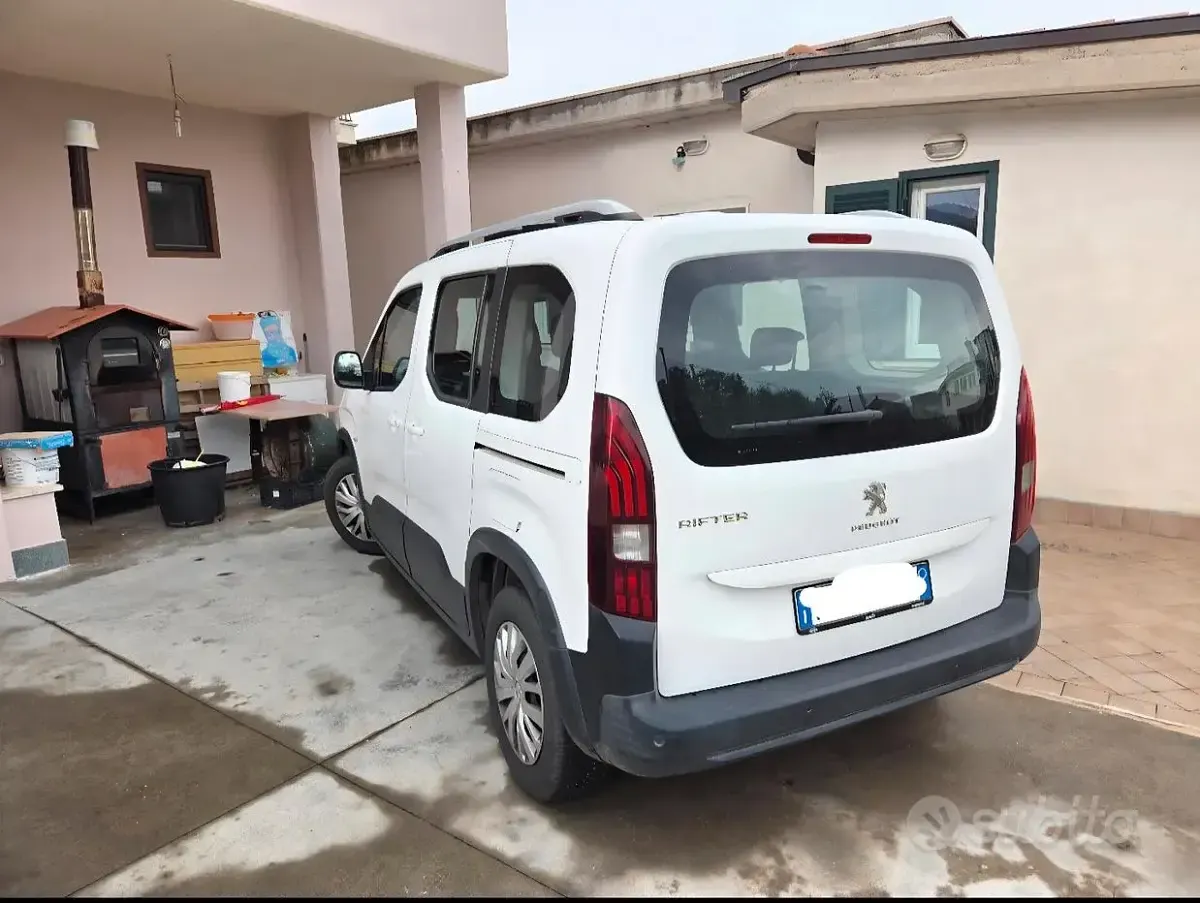 Usata Peugeot Rifter 102 CV (75 kW) 2018 Bianco Monovolume