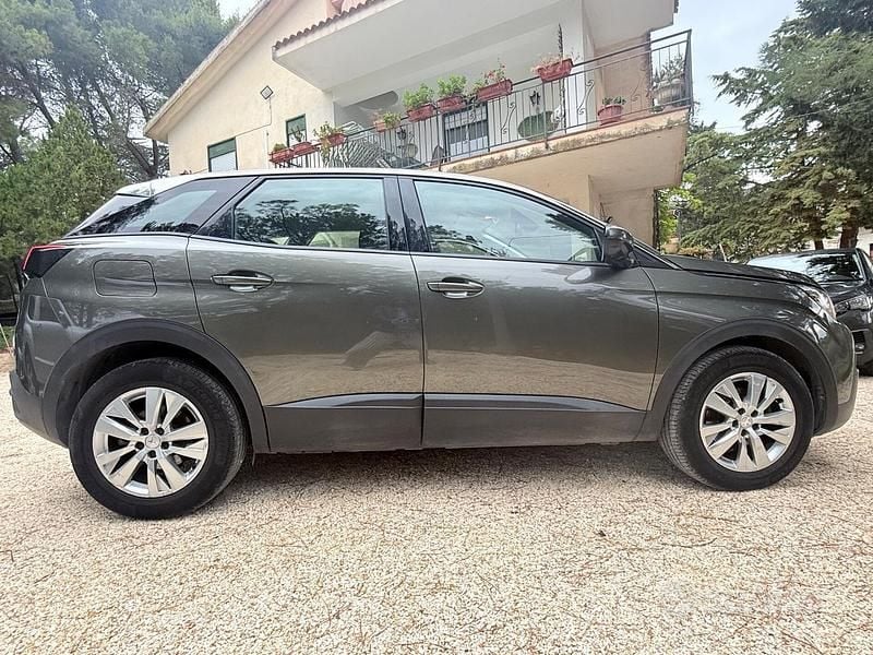 Usata Peugeot 3008 Allure 131 CV (96 kW) 2020 Verde SUV