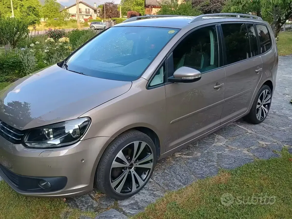 Usata VW Touran Comfortline 105 CV (77 kW) 2013 Bronzo Monovolume