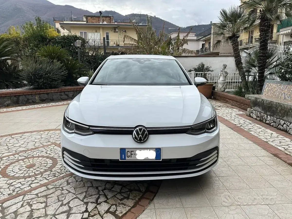 Usata VW Golf VIII Life 110 CV (80 kW) 2021 Bianco Berlina