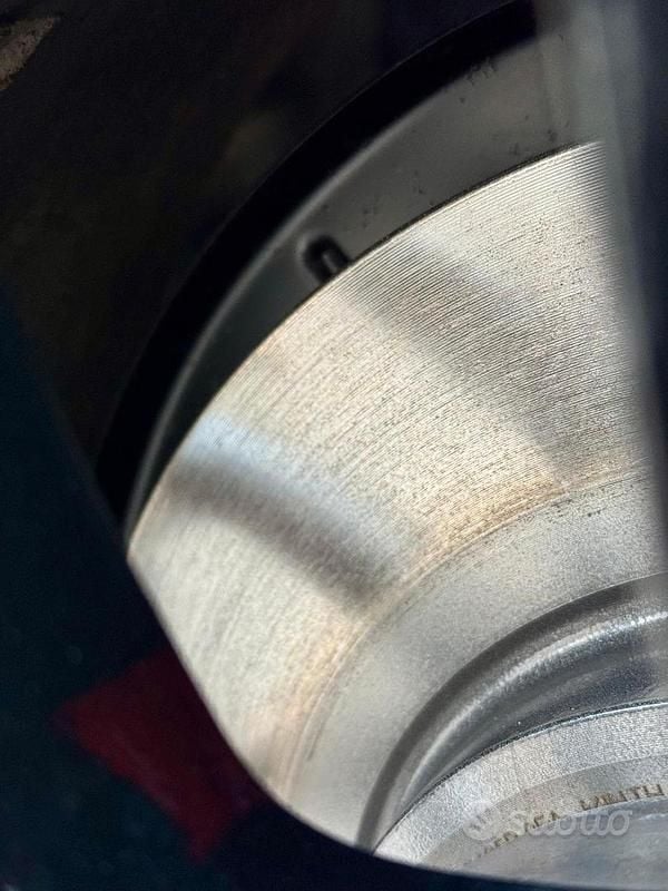 Usata Dodge Challenger 309 CV (227 kW) 2014 Rosso Coupé