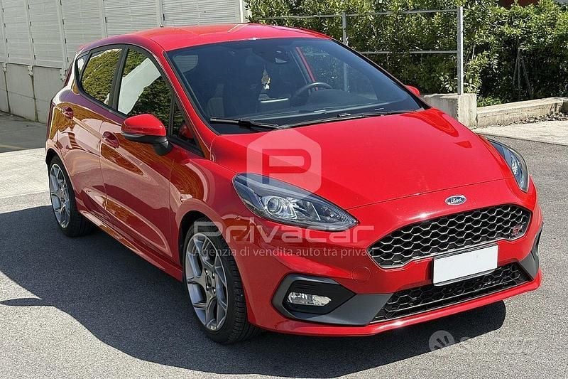 Usata Ford Fiesta ST 200 CV (147 kW) 2018 Rosso Utilitaria