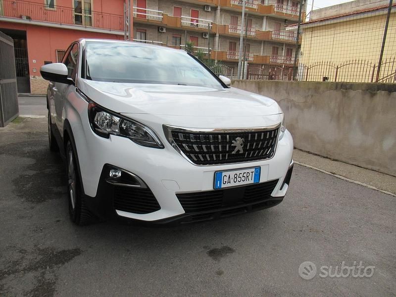Bianco Usata 2020 Peugeot 3008 Business-Line Tre volumi | 12.990 € (Super prezzo) - Immagine 1/4
