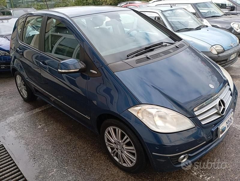 Usata Mercedes A180 116 CV (85 kW) 2010 Blu Berlina