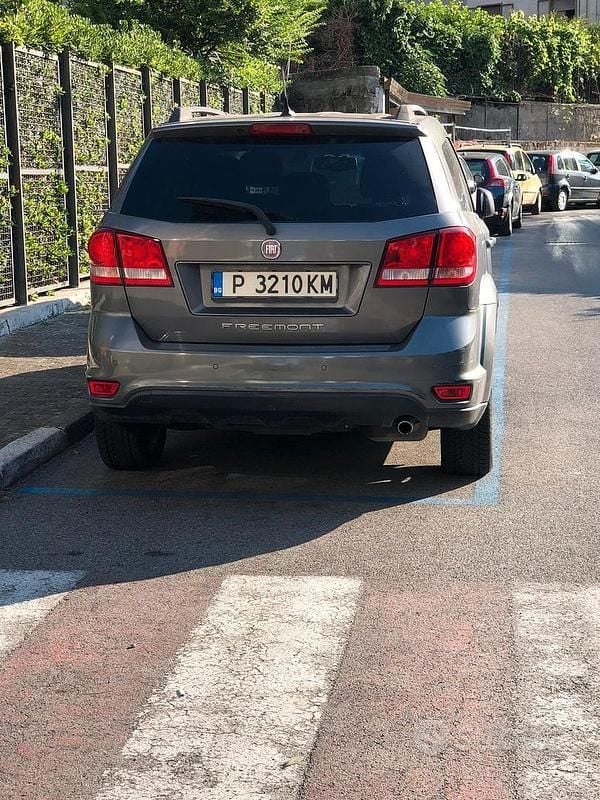 Usata Fiat Freemont 140 CV (102 kW) 2011 Grigio SUV