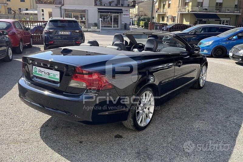 Usata Volvo C70 Summum 136 CV (100 kW) 2010 Nero Cabrio
